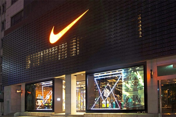 耐克阿迪达斯折扣店加盟新手如何成功经营品牌折扣店？