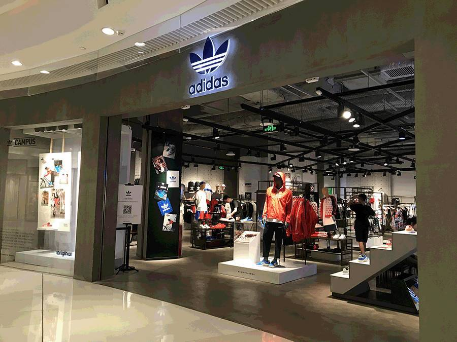耐克阿迪达斯折扣店合作潜力如何评估？