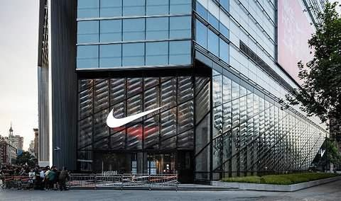 耐克阿迪达斯折扣店加盟适合大城市的奥莱体育品牌折扣店？
