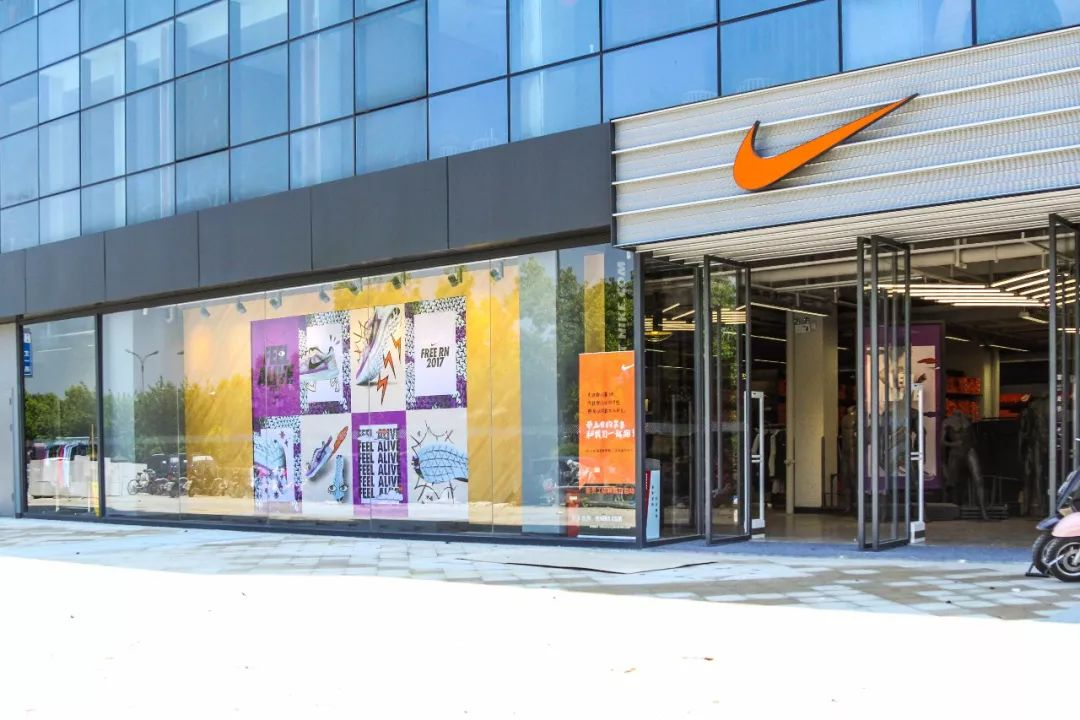 满足消费者需求的耐克阿迪达斯折扣店加盟商品有哪些？
